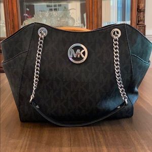 Michael Kors shoulder bag!! Like brand new!!